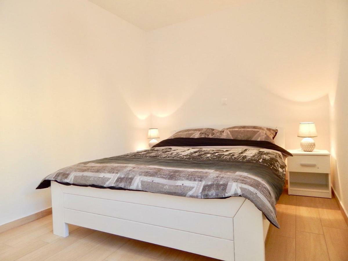 Apartments Mira Πούλα Εξωτερικό φωτογραφία
